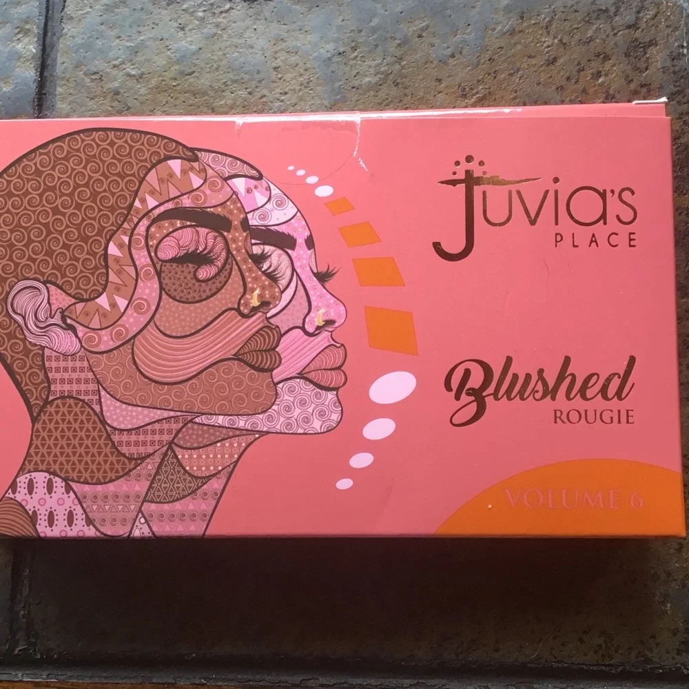 New in box Juvia’s place blushed rouge. Volume 6 - Picture 2 of 3